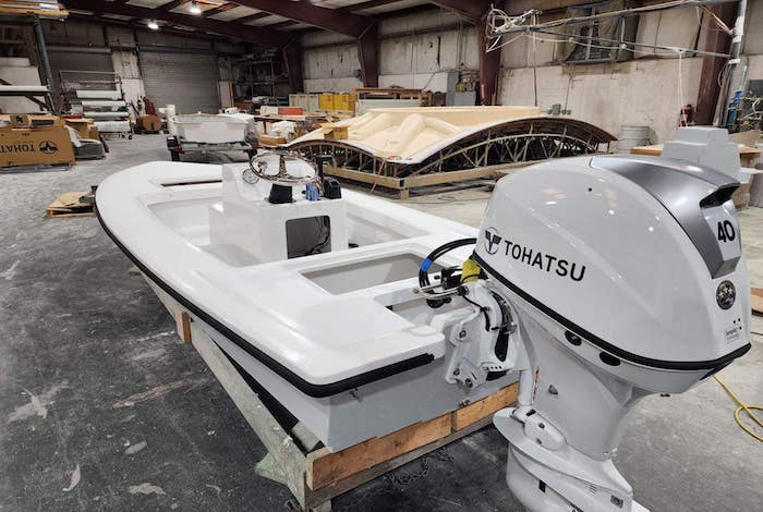 Fin & Feather skiff, Tohatsu