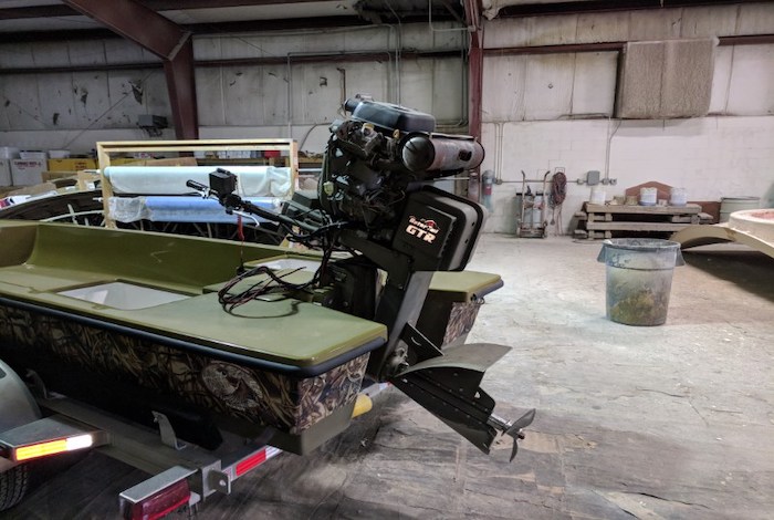 Wingmaster Boats in rigging